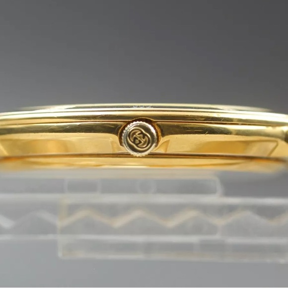 - Gucci Gold Plated Watch Stunning in Beautiful Condition - Picture 8 of 11